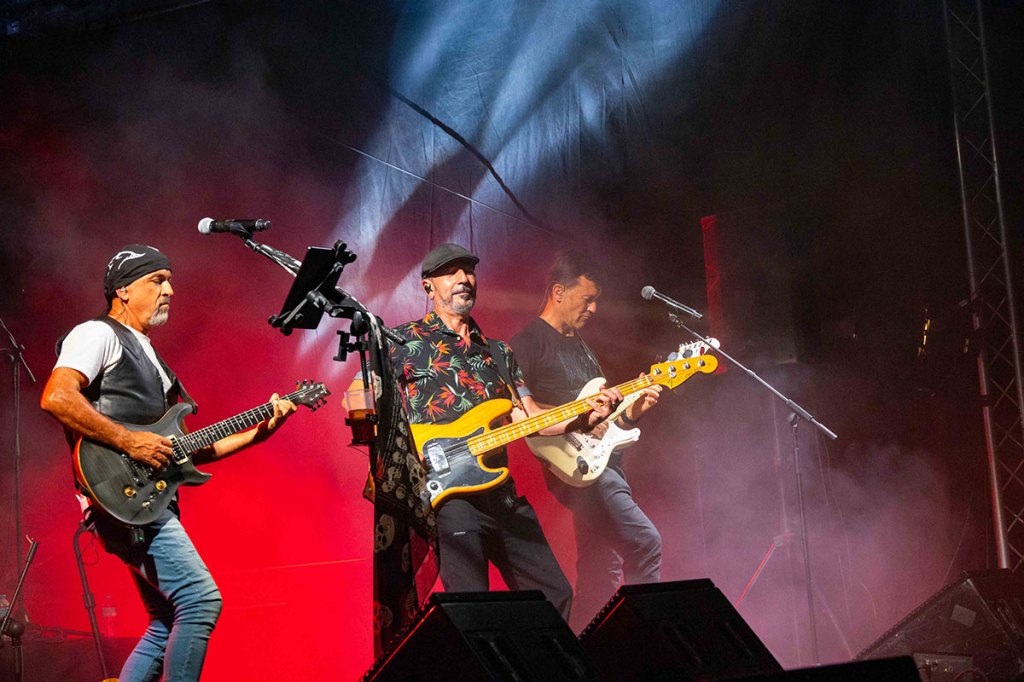 Sr. Lobo Cover Fusion Band en Cuervarrozk 2025